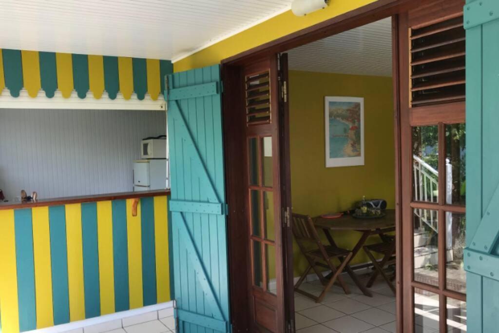 Case A Lili, Joli Bas De Villa Face A La Mer. Terre-De-Haut Bagian luar foto