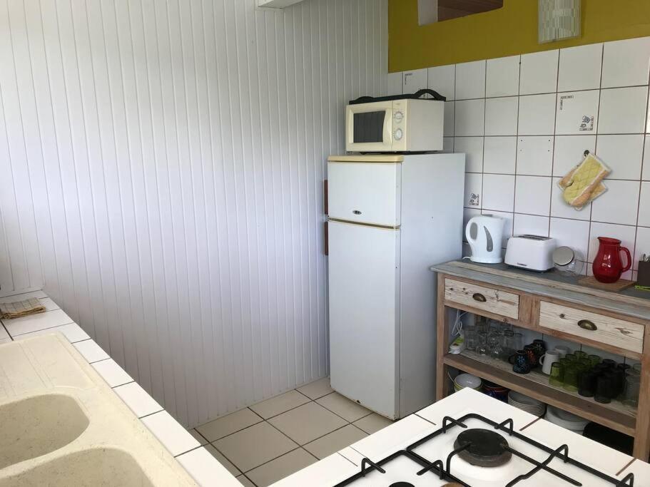Case A Lili, Joli Bas De Villa Face A La Mer. Terre-De-Haut Bagian luar foto